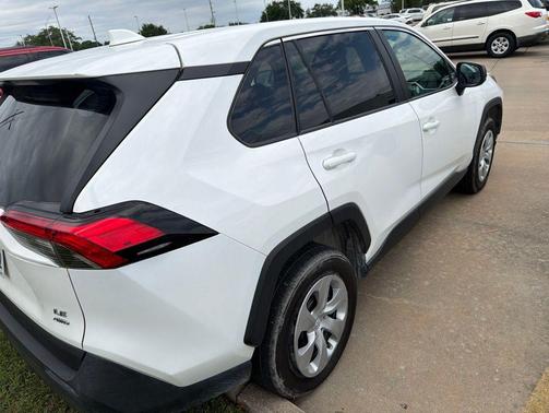Ice 2025 Toyota RAV4 LE