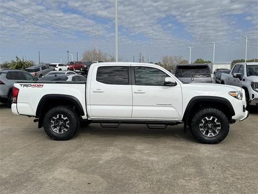 2017 Toyota Tacoma Base