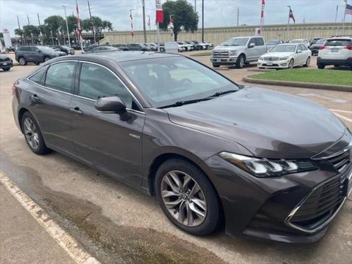 2019 Toyota Avalon Hybrid XLE Plus