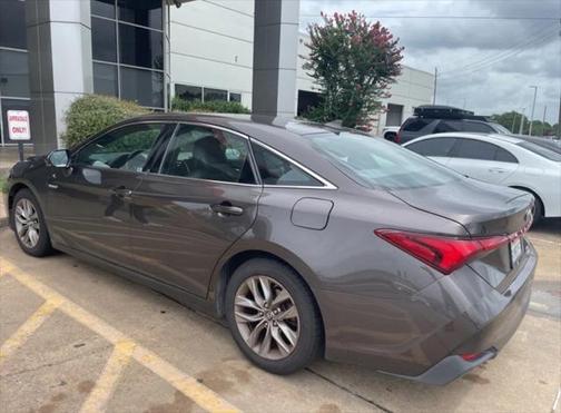2019 Toyota Avalon Hybrid XLE Plus