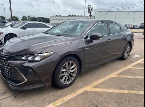 2019 Toyota Avalon Hybrid XLE Plus
