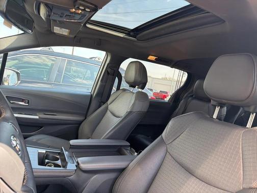 2024 Toyota Sienna Woodland Edition