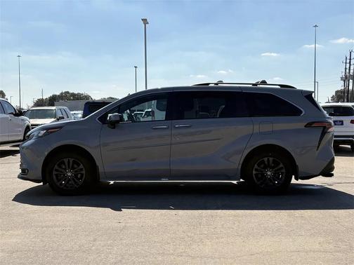 2024 Toyota Sienna Woodland Edition