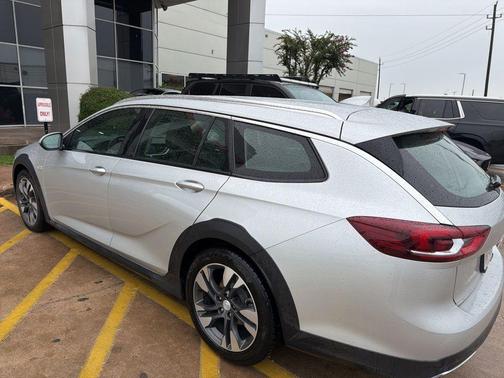 Quicksilver Metallic 2019 Buick Regal TourX AWD Essence