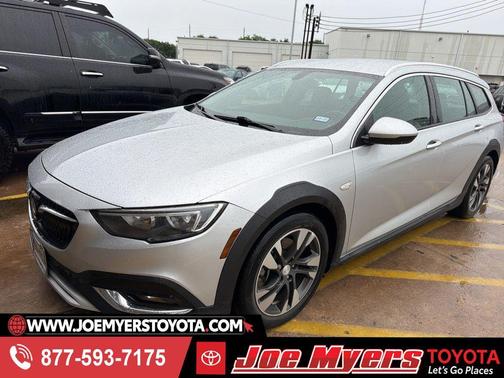 Quicksilver Metallic 2019 Buick Regal TourX AWD Essence