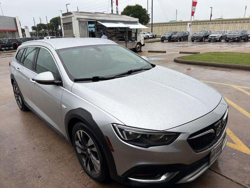 Quicksilver Metallic 2019 Buick Regal TourX AWD Essence