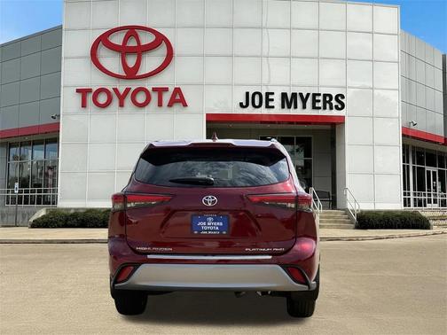 2022 Toyota Highlander Platinum