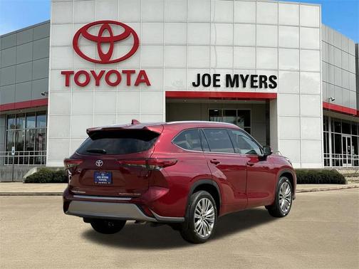 2022 Toyota Highlander Platinum