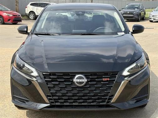 2025 Nissan Altima SR FWD