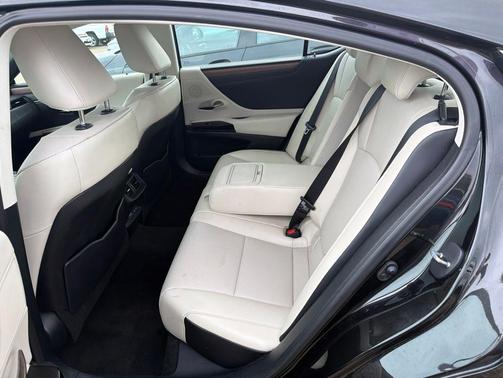 Caviar 2024 Lexus ES 350 Base