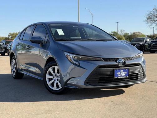 2025 Toyota Corolla Hybrid LE