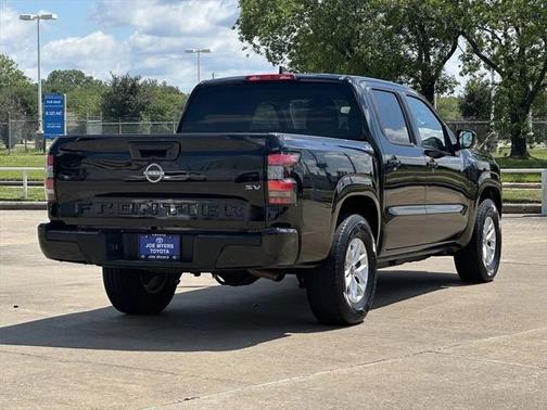 2024 Nissan Frontier SV