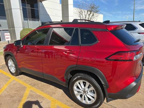 2025 Toyota Corolla Cross LE