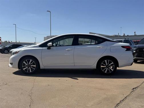 2025 Nissan Versa 1.6 SV