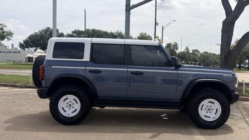 Azure Gray Metallic Tri-Coat 2025 Ford Bronco Heritage Edition