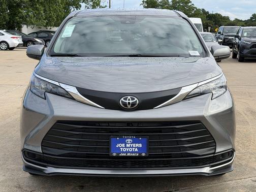Heavy Metal 2026 Toyota Sienna LE