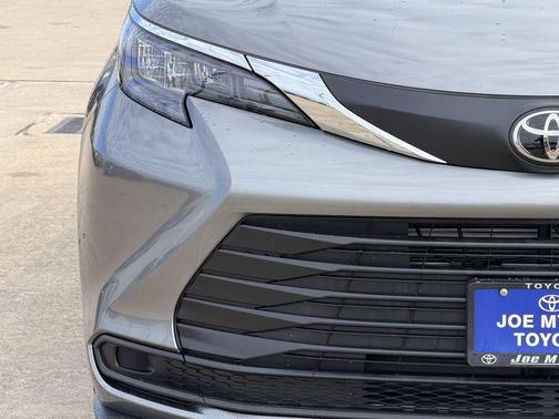 Heavy Metal 2026 Toyota Sienna LE
