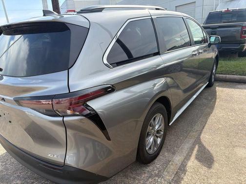 Heavy Metal 2026 Toyota Sienna XLE