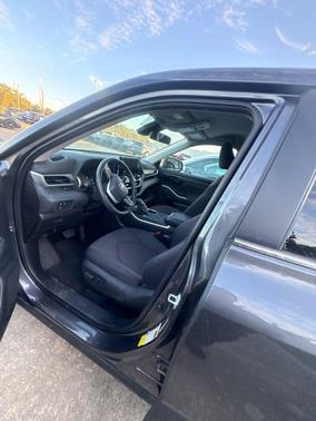 Magnetic Gray Metallic 2025 Toyota Highlander LE