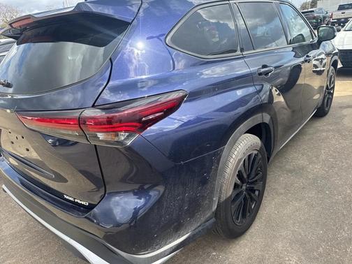 2025 Toyota Highlander XSE