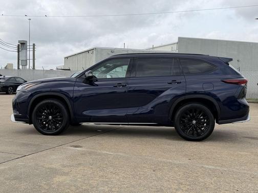 2025 Toyota Highlander XSE