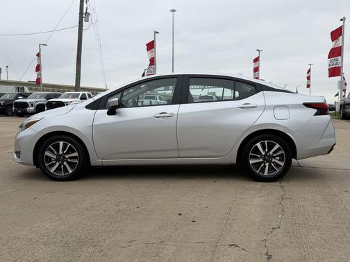 Brilliant Silver Metallic 2025 Nissan Versa 1.6 SV