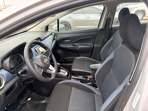 Brilliant Silver Metallic 2025 Nissan Versa 1.6 SV