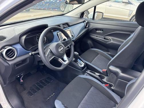 Aspen White 2025 Nissan Versa 1.6 SV
