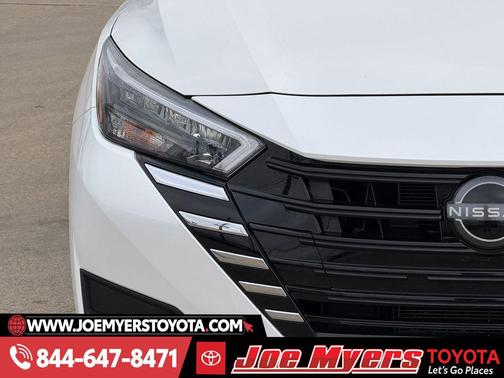 Aspen White 2025 Nissan Versa 1.6 SV