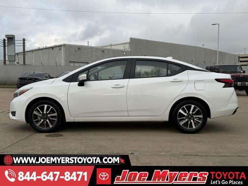 Aspen White 2025 Nissan Versa 1.6 SV