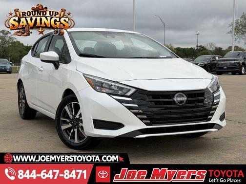 Aspen White 2025 Nissan Versa 1.6 SV