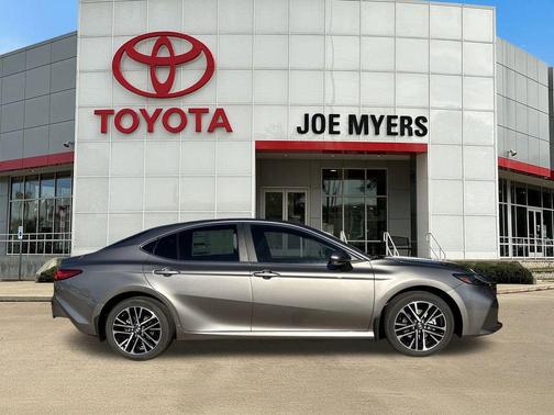 Heavy Metallic 2026 Toyota Camry XLE