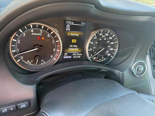 2022 INFINITI Q60 LUXE