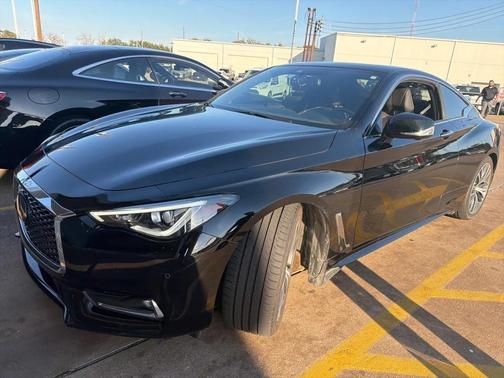 2022 INFINITI Q60 LUXE