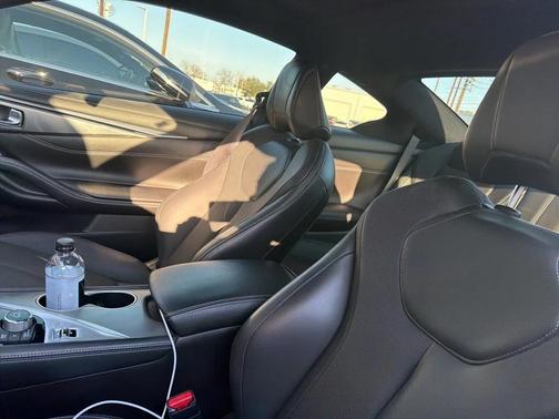 2022 INFINITI Q60 LUXE