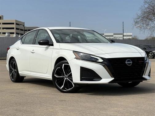 2025 Nissan Altima SR FWD