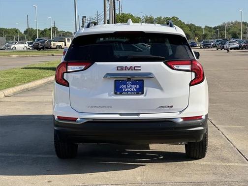 2022 GMC Terrain AWD AT4