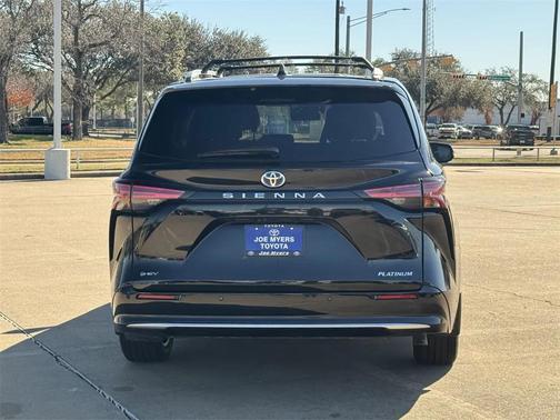 2025 Toyota Sienna Platinum