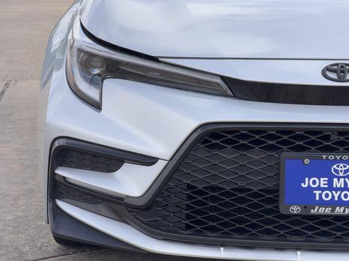 Classic Silver Metallic 2025 Toyota Corolla SE