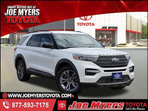 Star White Metallic Tri-Coat 2022 Ford Explorer XLT