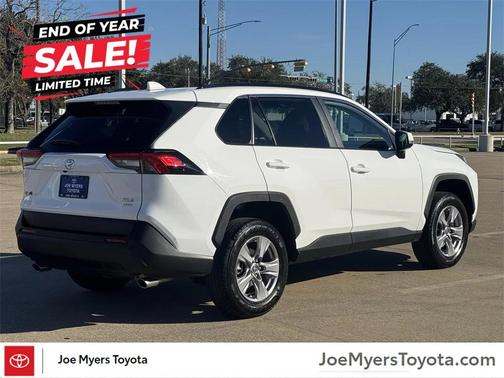 2025 Toyota RAV4 XLE