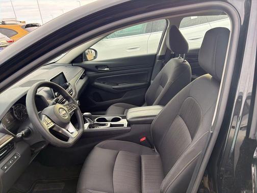 Super Black Clearcoat 2024 Nissan Altima 2.5 SV