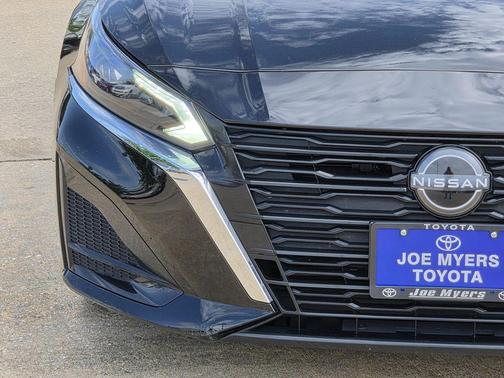 Super Black Clearcoat 2024 Nissan Altima 2.5 SV