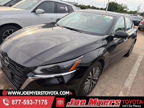 Super Black Clearcoat 2024 Nissan Altima 2.5 SV