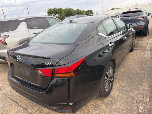 Super Black Clearcoat 2024 Nissan Altima 2.5 SV