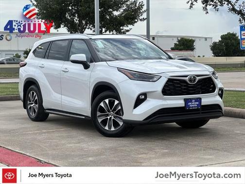 2024 Toyota Highlander XLE