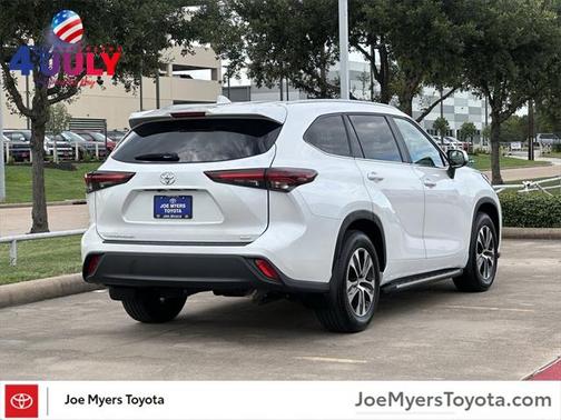 2024 Toyota Highlander XLE