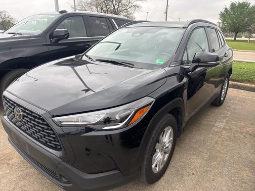 2025 Toyota Corolla Cross LE