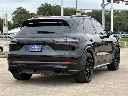 2023 Porsche Cayenne GTS