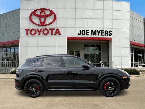 2023 Porsche Cayenne GTS